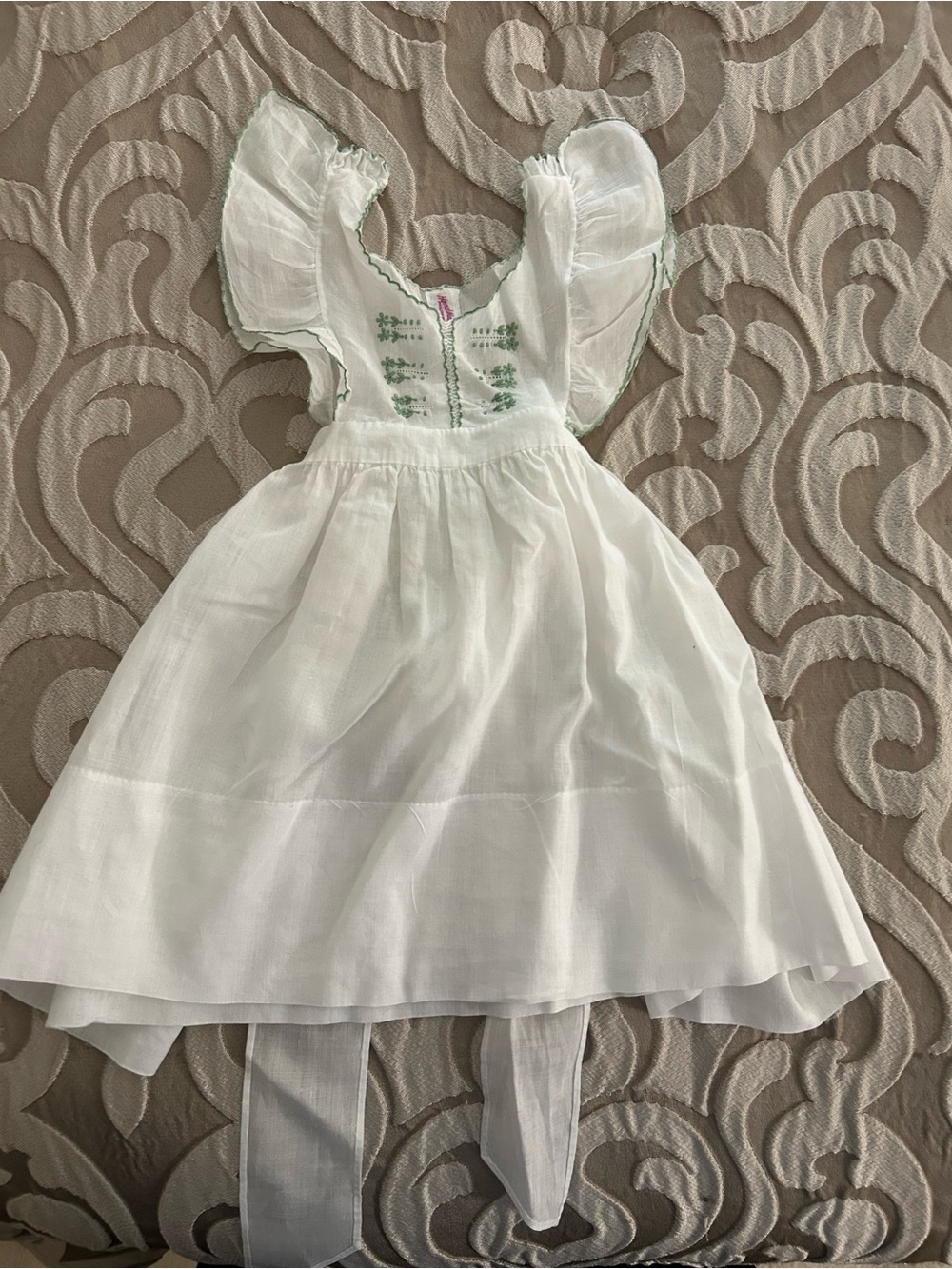 Vintage White Girls' Flutter Sleeve Party Dress with Green Embroidery